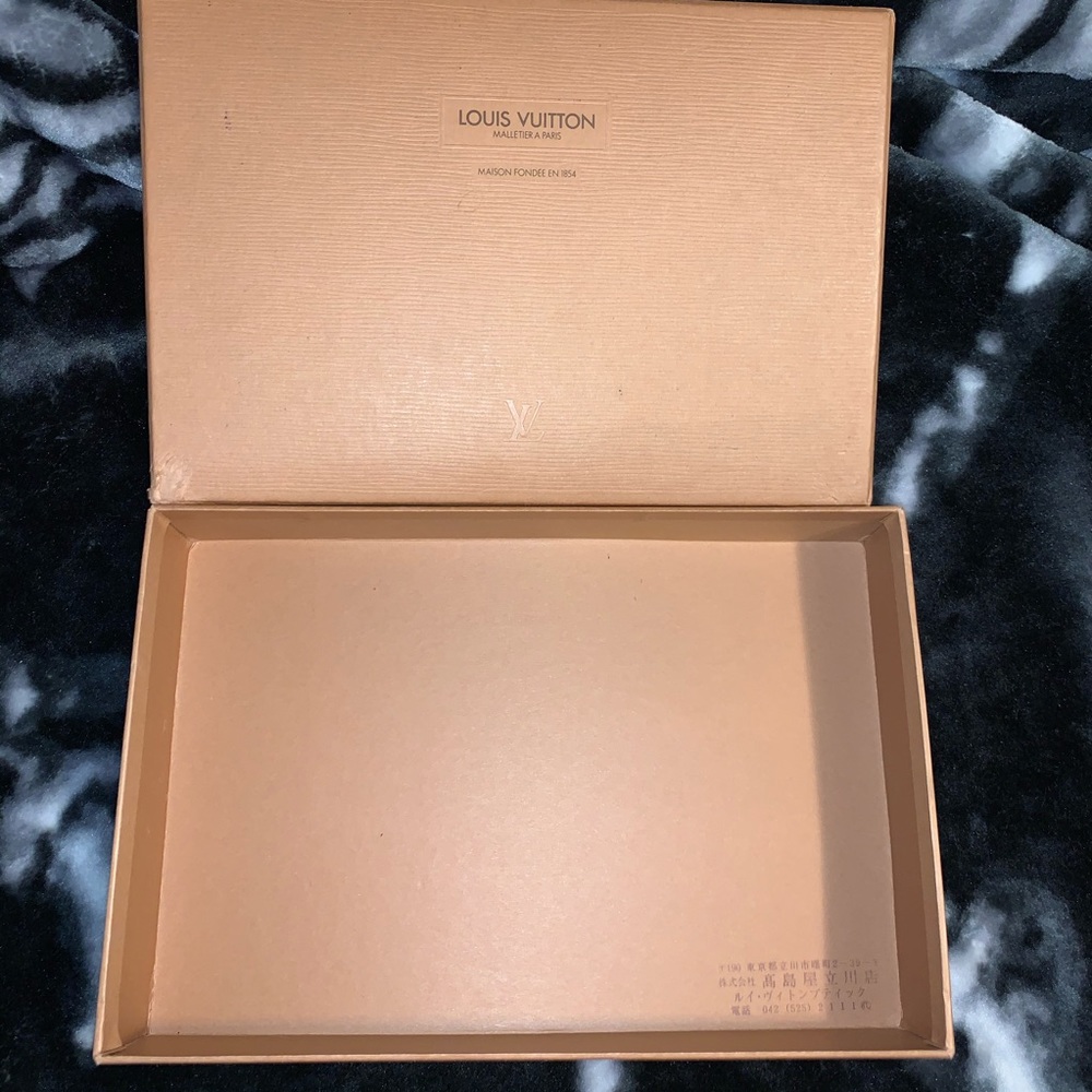 LV box - Picture 2 of 3